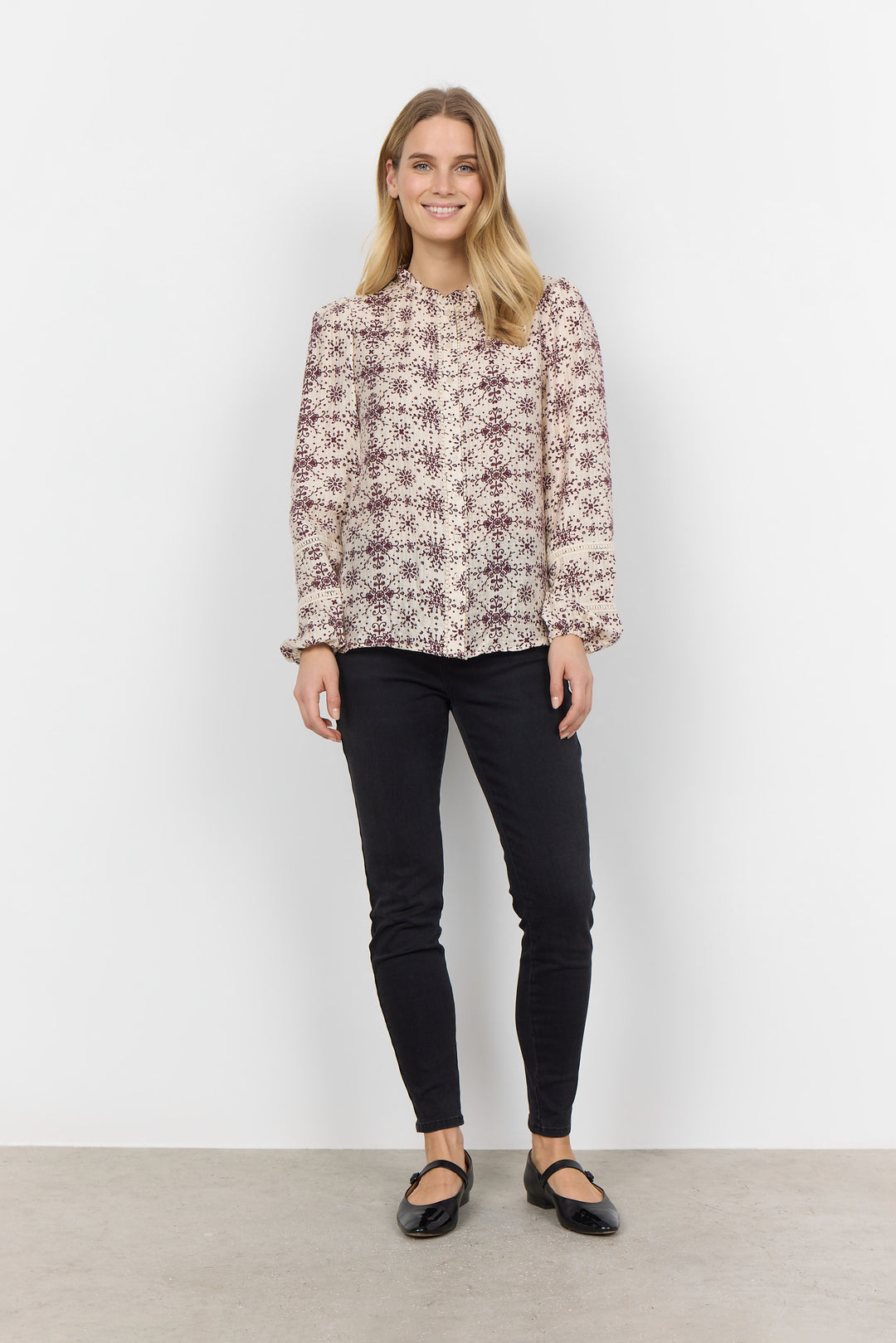 Blouse avec col à volants