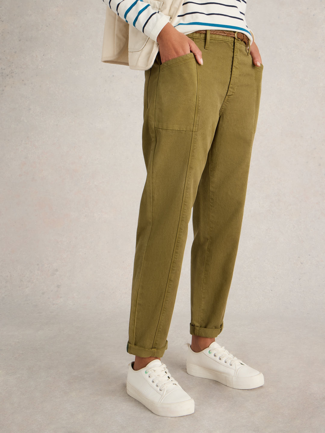 Pantalon de coton avec poches utilitaires