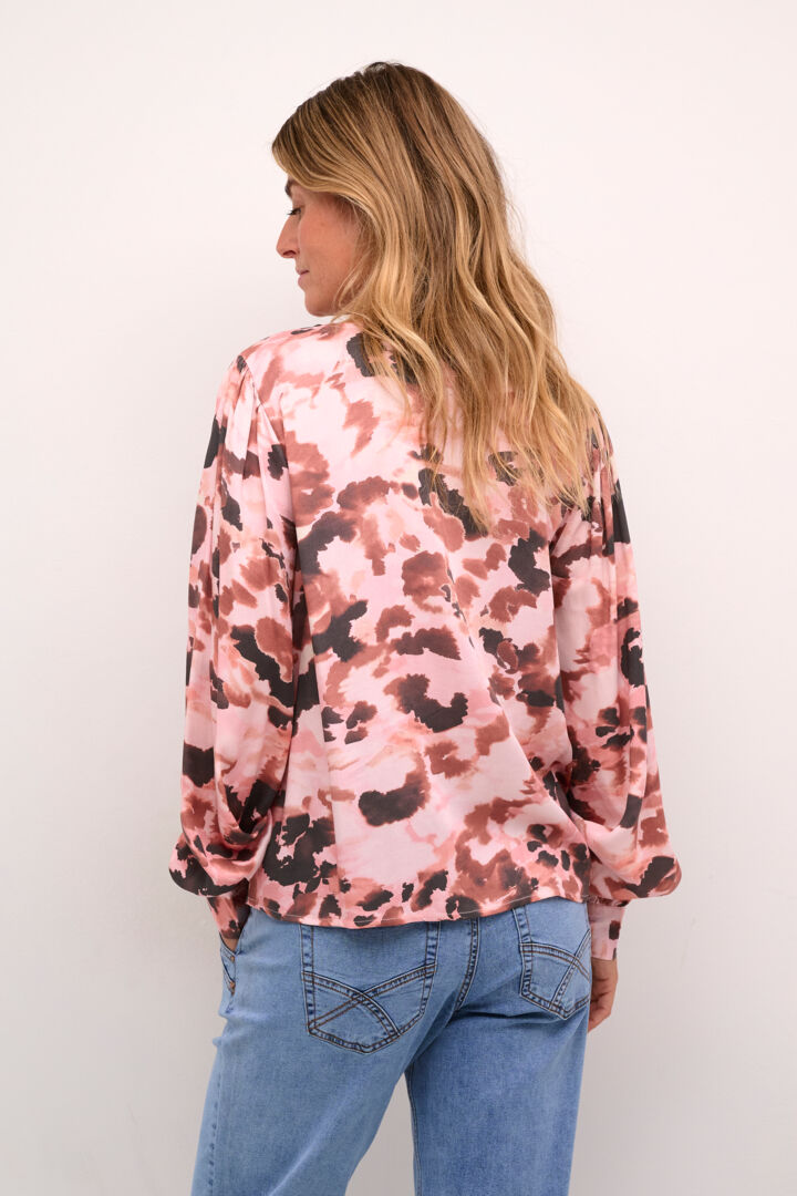 Blouse rose tachetée