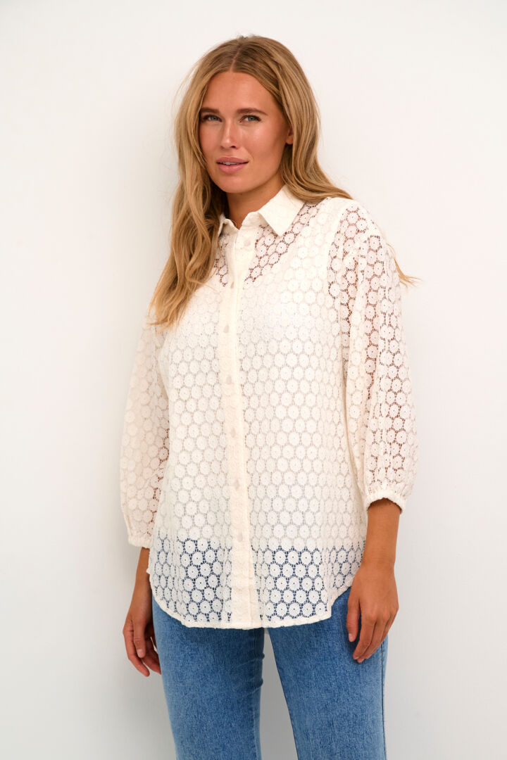 Blouse transparente fleurie