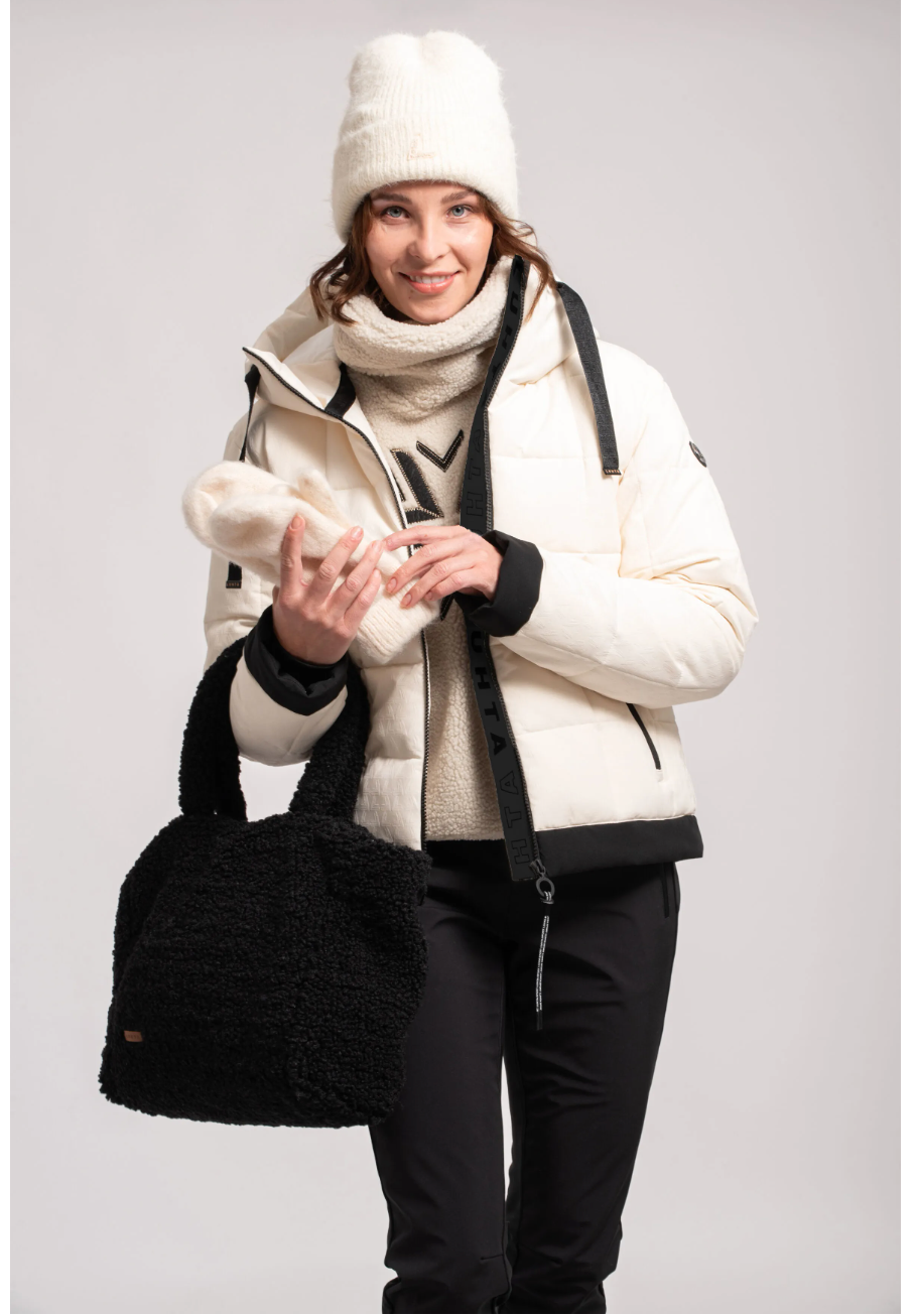 Manteau puffer court rehaussé d'accents noirs