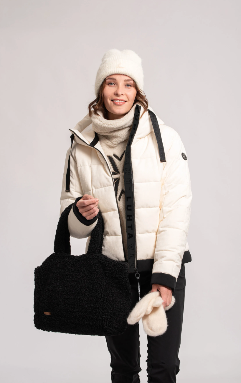 Manteau puffer court rehaussé d'accents noirs