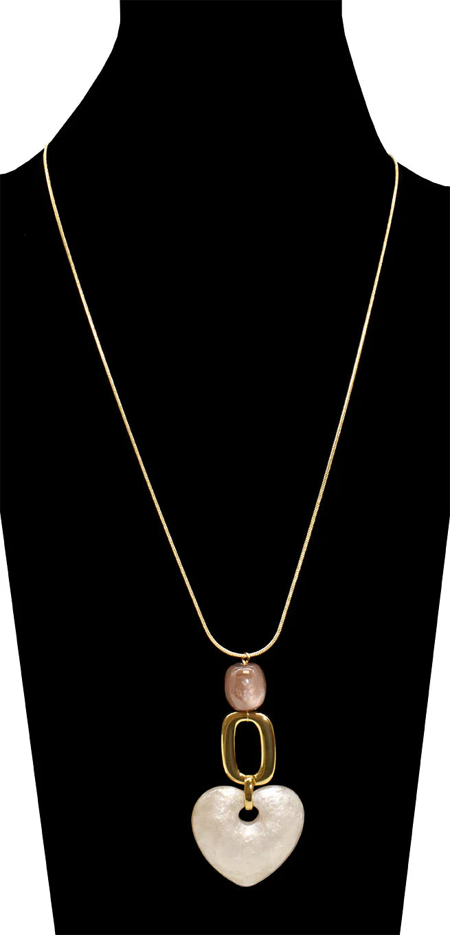 Collier long avec pendentif en coeur