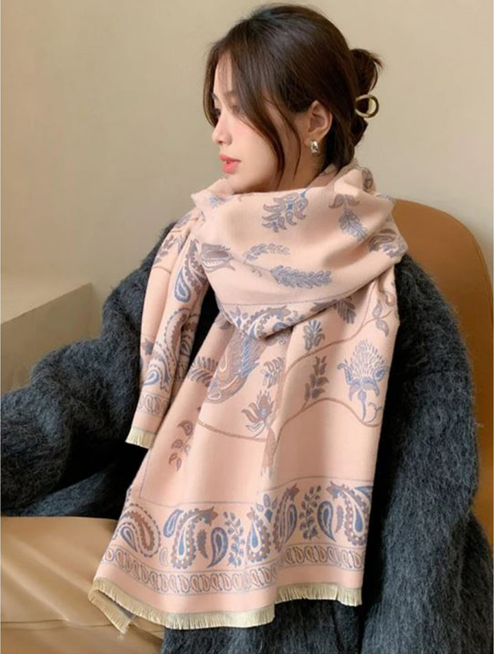 Foulard géant en tissu soyeux