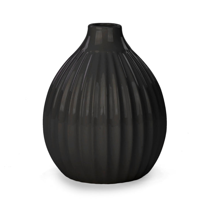 Vase strié noir profond