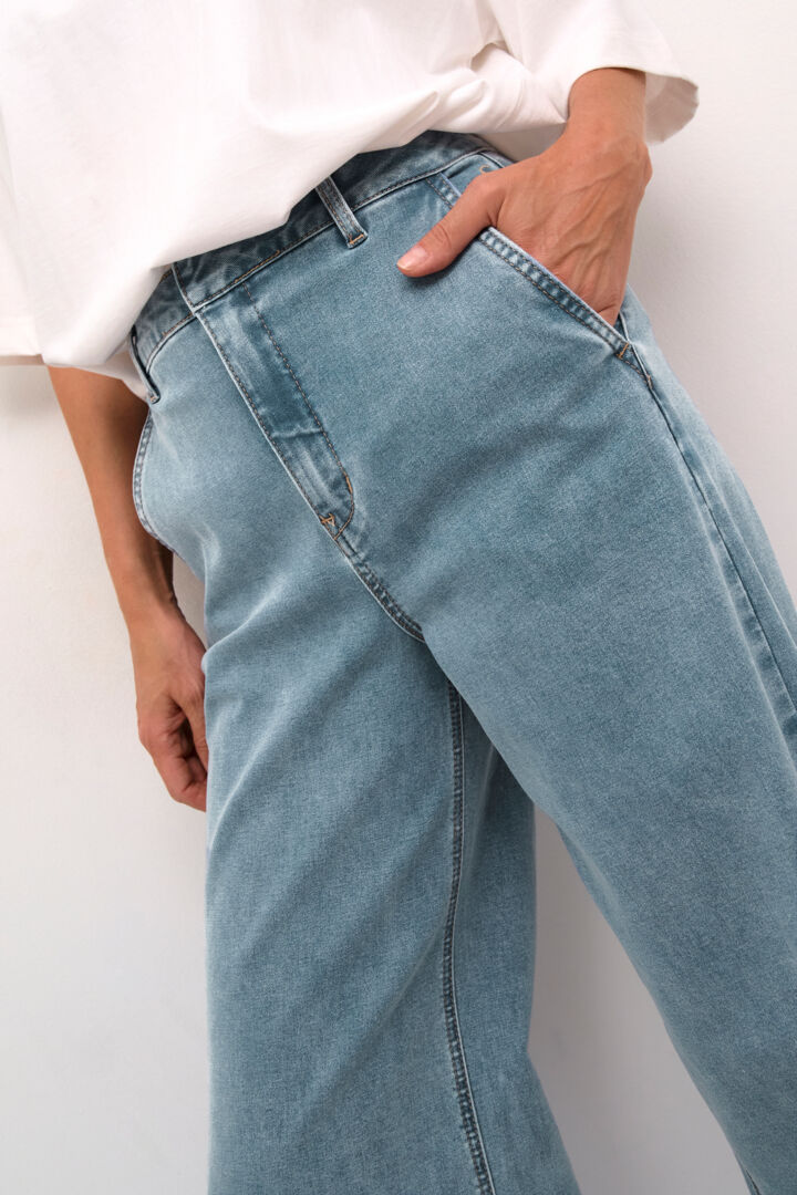 Jeans rétro à jambes évasées ultra larges