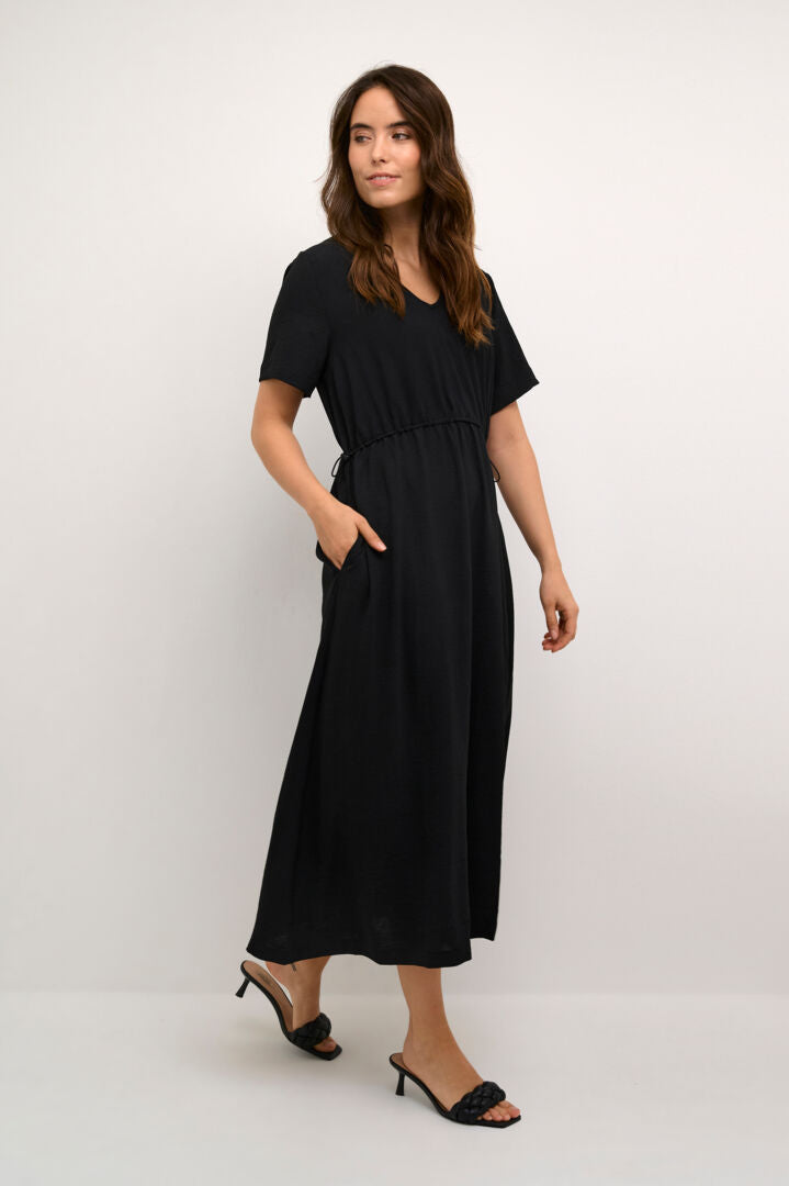 Petite robe noire maxi