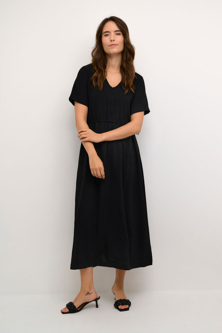 Petite robe noire maxi