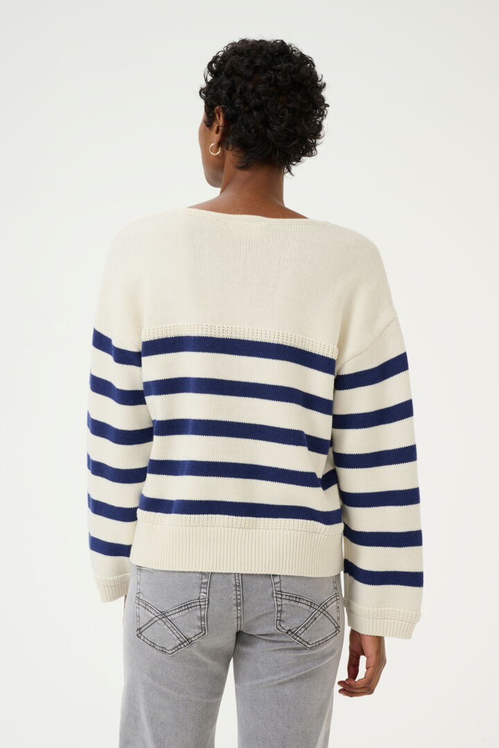 Pull tricot avec rayures horizontales