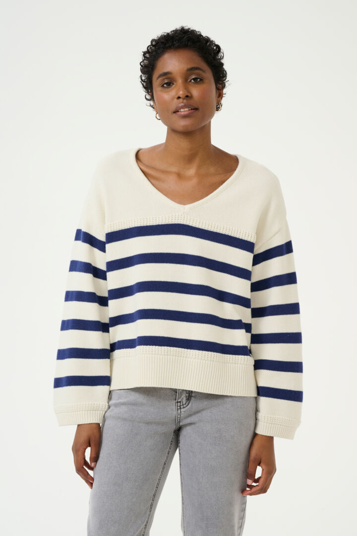 Pull tricot avec rayures horizontales