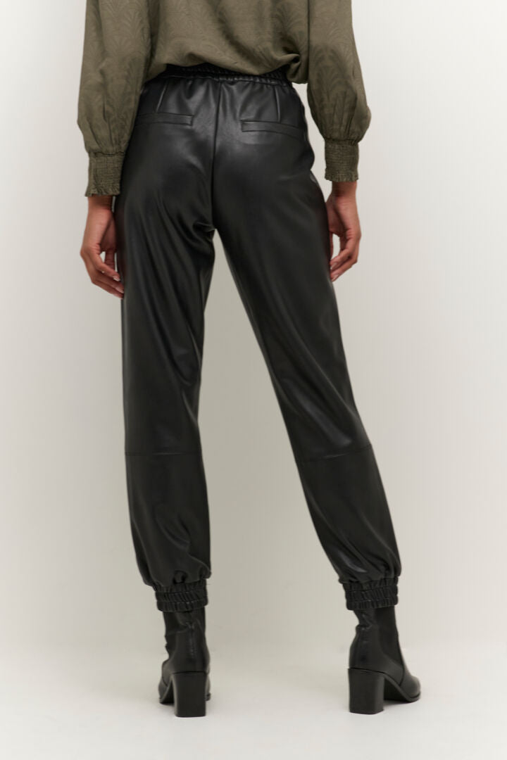 Pantalon en cuir végane